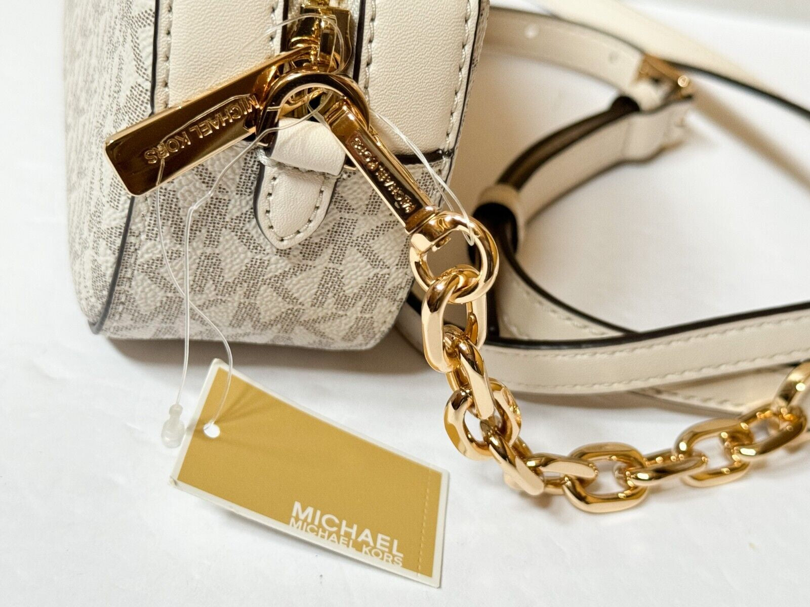 MICHAEL KORS JET SET GLAM SMALL FRONT POCKET OVAL CROSSBODY BAG MK LIGHT CREAM